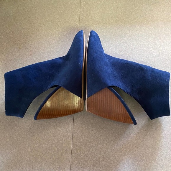 Charles by Charles David Navy Blue Wedge Dark Academia Wedding Pointed Toe Heels - Picture 5 of 11